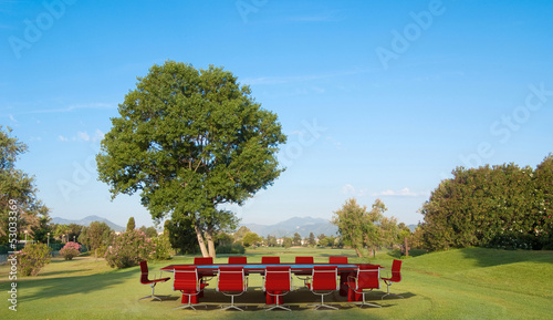 Photo: Business meeting and golf Business meeting and golf