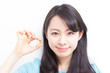 薬を持った女性