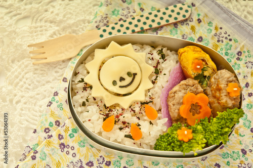 Photo: 太陽モチーフの弁当 太陽モチーフの弁当