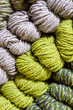 Schafwolle in verschiedenen Farben - Detailaufnahme