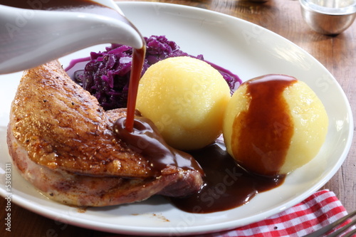 Photo: entenkeule mit sauce entenkeule mit sauce