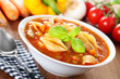 Foto: Minestrone - italian soup with veggies Minestrone - italian soup with veggies