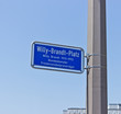 Schild, Willy-Brant-Platz