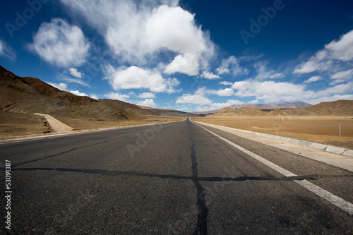 Photo: Straight road to Himalayas range, Tibet Straight road to Himalayas range, Tibet
