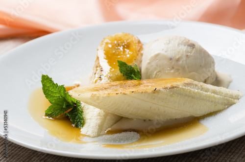 Photo: Caramelized bananas with mint Caramelized bananas with mint