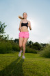 frau beim joggen