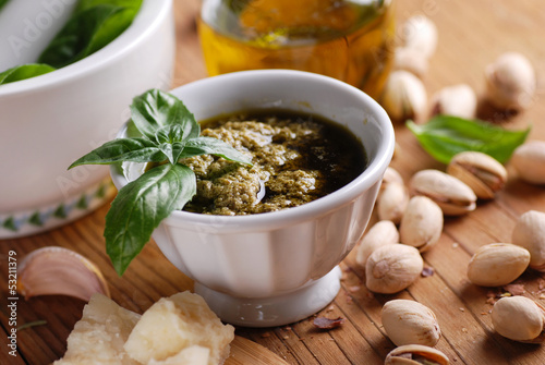 Photo: pesto alla siciliana con pistacchi di bronte pesto alla siciliana con pistacchi di bronte