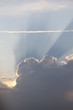 Sonnenstrahlen und Gewitterfront