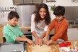 Familie in der küche