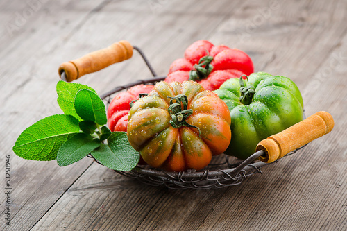 Photo: fresh tomatoes fresh tomatoes