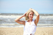 frau im wind