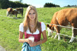 Frau im Dirndl