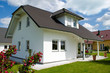 Einfamilienhaus im Sommer