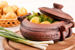 Foto: Appetizing potato in a pot with fennel of a fresh crop Appetizing potato in a pot with fennel of a fresh crop