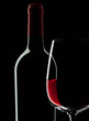 Rotwein vor Schwarz