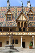 Puits et cour centrale de l'Hotel Dieu, à Beaune