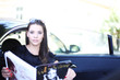 Photo: hübsches Model im Auto hübsches Model im Auto