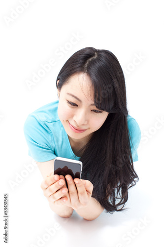 Photo: スマートフォンを使う女性 スマートフォンを使う女性