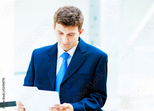 Photo: portrait of a businessman... portrait of a businessman...