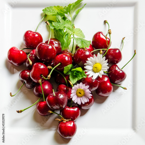 Photo: Kreative Sommer-Küche: Herz aus Kirschen Kreative Sommer-Küche: Herz aus Kirschen