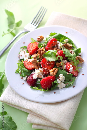 Photo: Salad with arugula, strawberries, goat cheese and walnuts Salad with arugula, strawberries, goat cheese and walnuts