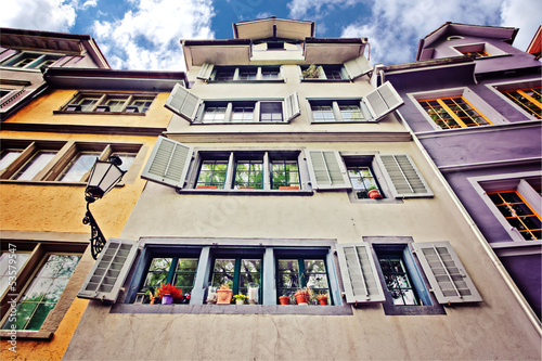 Photo: Bunte Reihenhäuser in der Altstadt - Zürich Bunte Reihenhäuser in der Altstadt - Zürich