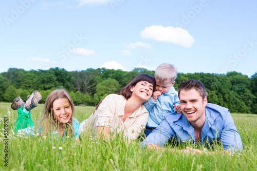 Photo: eltern mit kindern eltern mit kindern
