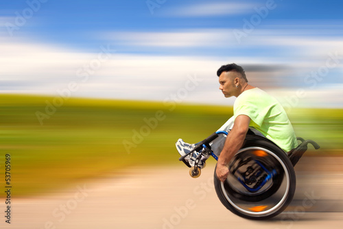 Photo: Bewegung aktiver Rollstuhlfahrer Bewegung aktiver Rollstuhlfahrer