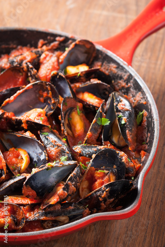 Photo: Mussels on stirfried tomato sauce Mussels on stirfried tomato sauce