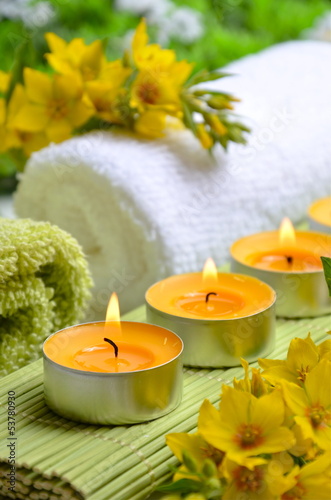 Photo: Wellness Kerzen Gelb Tuch Wellness Kerzen Gelb Tuch