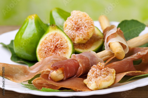 Photo: Ham and figs - Prosciutto e fichi Ham and figs - Prosciutto e fichi