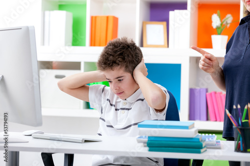 Photo: boy not want to hear his mother boy not want to hear his mother