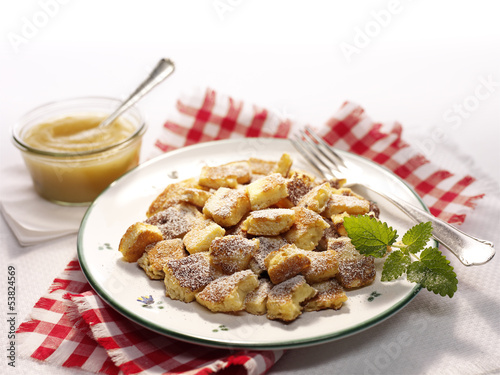Photo: Kaiserschmarren mit Apfelmus Kaiserschmarren mit Apfelmus