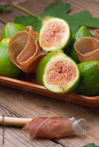 Photo: Ham and figs - Prosciutto e fichi Ham and figs - Prosciutto e fichi