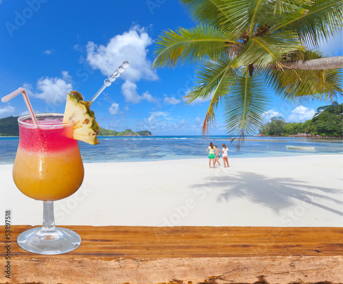 Photo: cocktail sur plage de rêve aux Seychelles cocktail sur plage de rêve aux Seychelles
