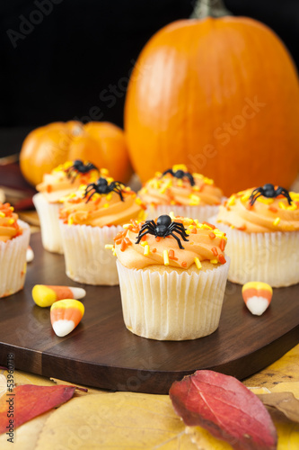 Photo: Halloween Cupcakes with Pumpkins Halloween Cupcakes with Pumpkins