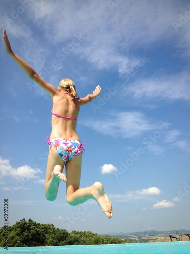 Colección Instant: girl jumping in swimmingpool girl jumping in swimmingpool