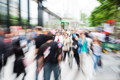 Photo: Einkaufsstraße mit Zoom-Effekt Einkaufsstraße mit Zoom-Effekt
