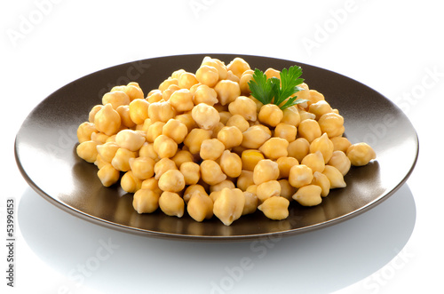 Photo: Chickpeas in a brown plate Chickpeas in a brown plate