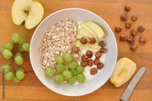 Photo: Apfel Trauben Müsli Apfel Trauben Müsli