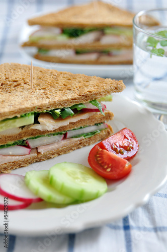 Photo: Vollkorn Sandwich mit Forelle Vollkorn Sandwich mit Forelle