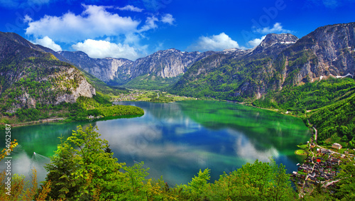 Photo: amazing Alpine lakes, Hallstatt, Austria amazing Alpine lakes, Hallstatt, Austria