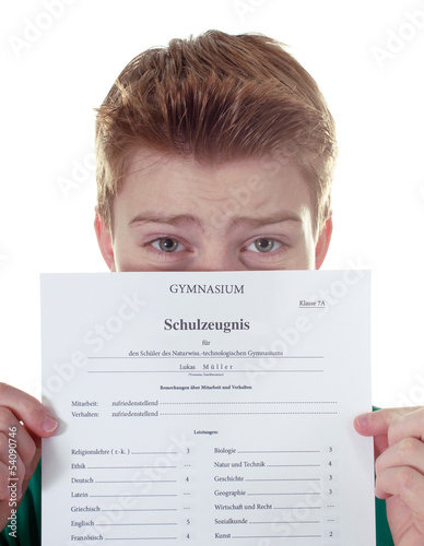 Photo: Schüler mit Zeugnis Schüler mit Zeugnis