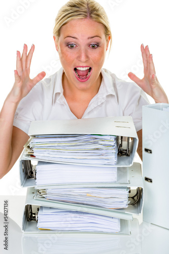Photo: Frau im Büro mit Burnout Frau im Büro mit Burnout