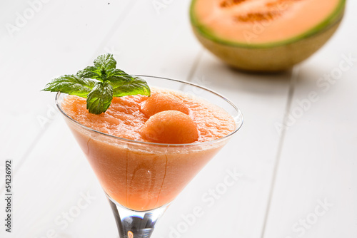 Photo: Mousse di melone e menta, fuoco selettivo Mousse di melone e menta, fuoco selettivo