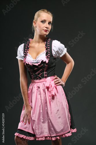 Photo: Frau im Dirndl Frau im Dirndl