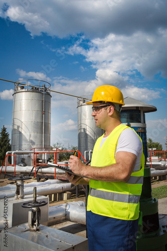 Photo: Oil and Gas Production Operator Oil and Gas Production Operator