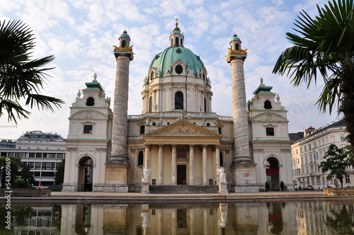 Photo: Karlskirche in Wien, Österreich Karlskirche in Wien, Österreich