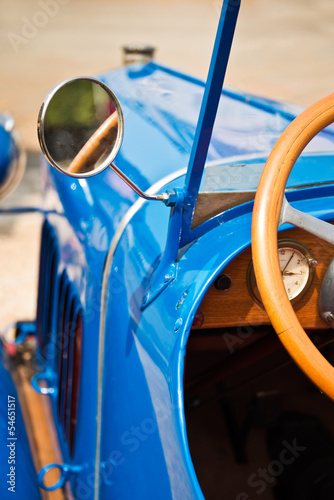 Photo: Voiture de collection du début du 20ème siècle Voiture de collection du début du 20ème siècle