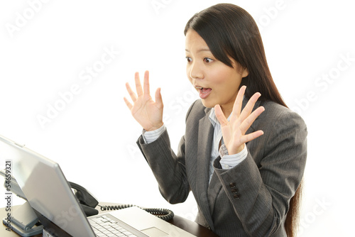 Photo: 驚く女子社員 驚く女子社員